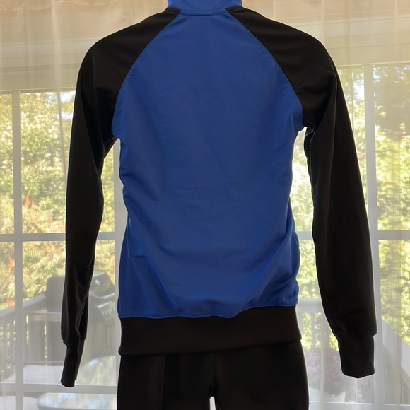 Track suit - Picture 5 of 11